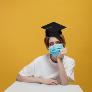 15 unique indoor graduation picture ideas when you're stuck at home